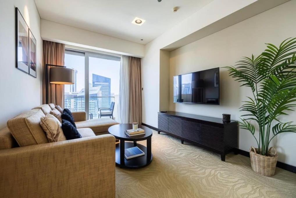 One Bedroom In Jw Marriott Marina Apartment